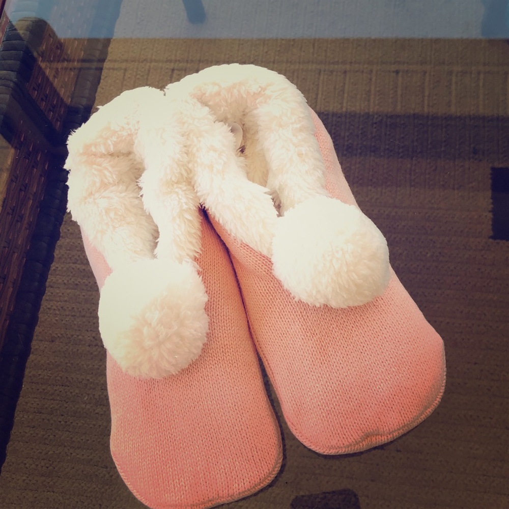 Pom-Pom Slippers